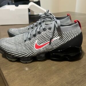Nike Air Vapormax Flyknit 3 Size 11.5 (US) Men’s. New in original box. Grey/Red